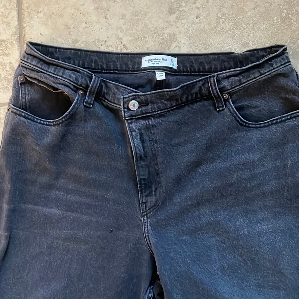 Abercrombie & Fitch Curve Love Jeans 90’s High Rise Relaxed